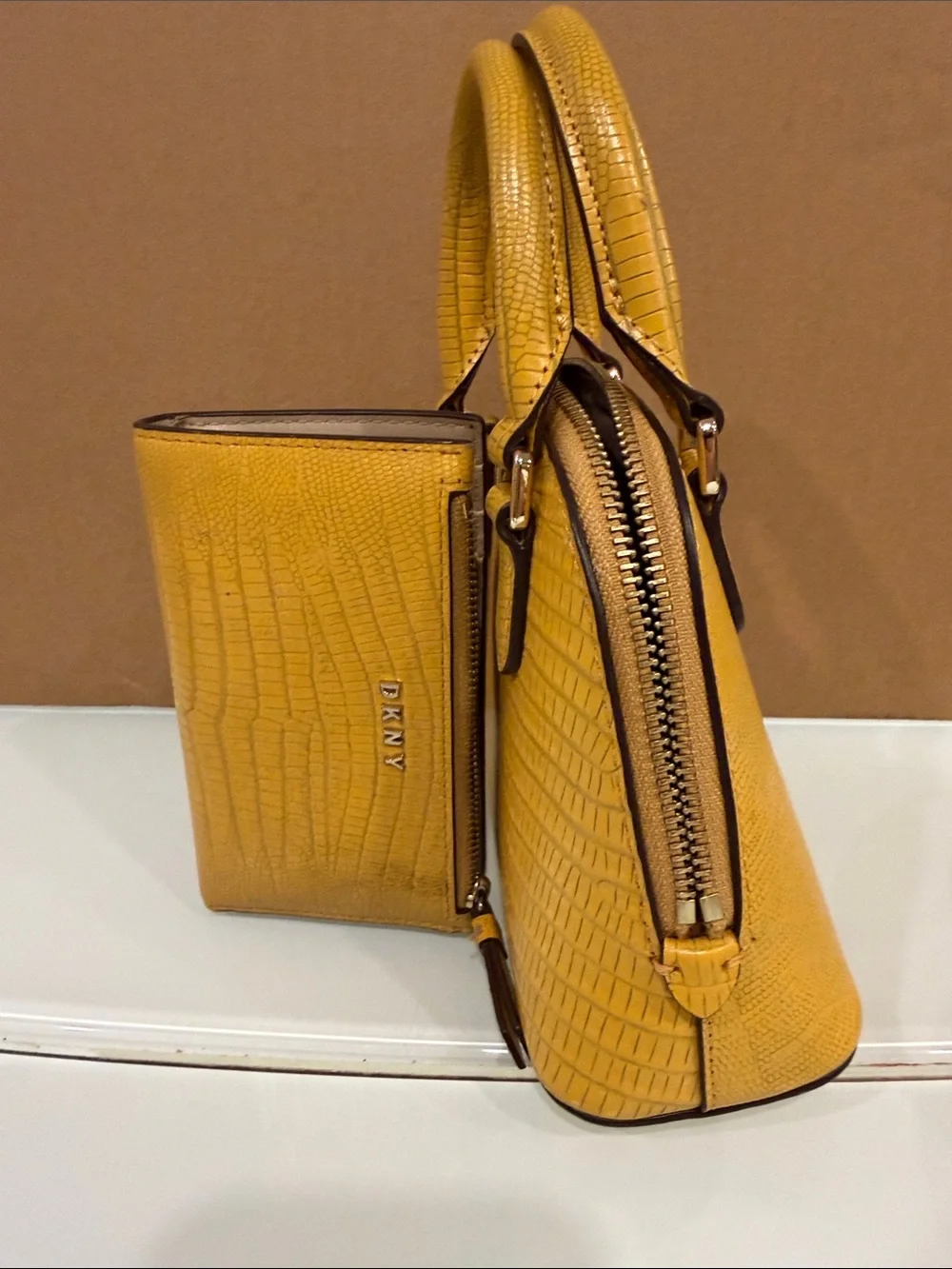 Dkny structured croc